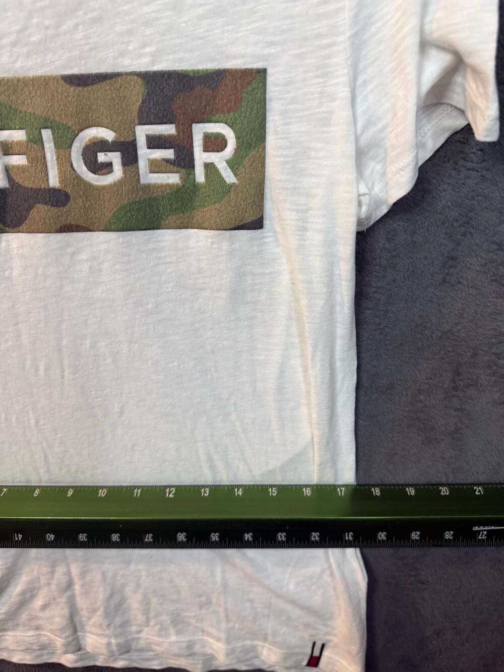 Tommy Hilfiger Denim Camo Box Logo T-Shirt Size S White - Picture 6 of 7